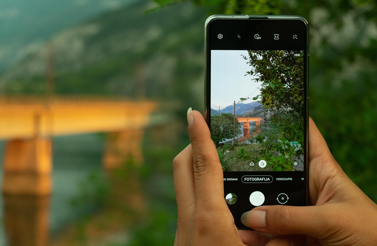 Samsung Galaxy Fame, model compact pentru nostalgici